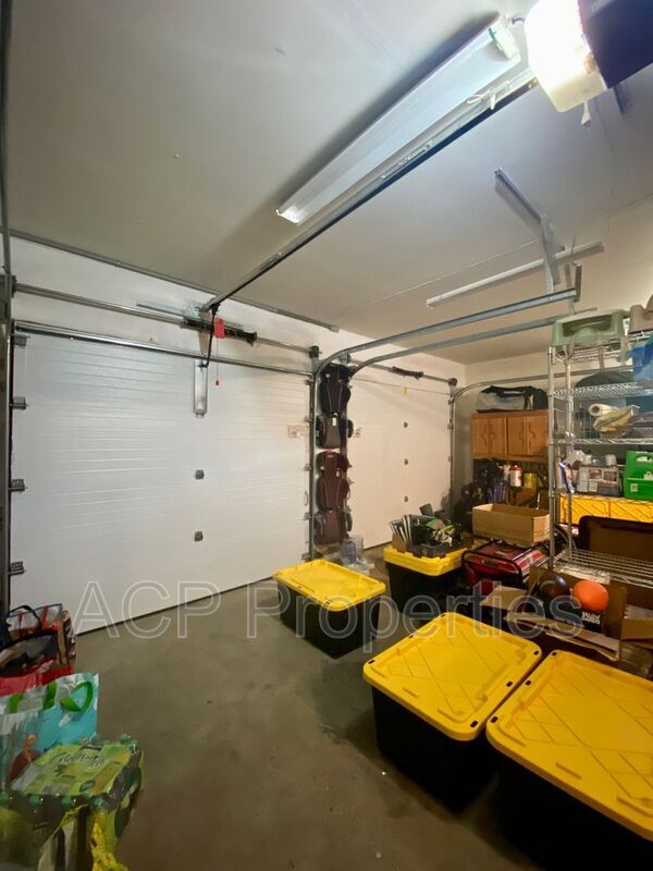 Building Photo - 406 Arrowhead Ln