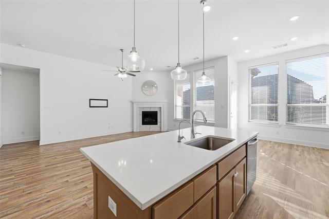 Building Photo - 3008 Armstrong Ave