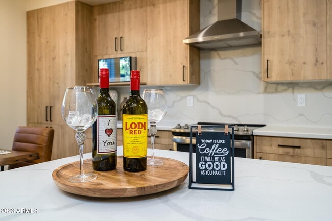 Building Photo - Exclusive Urban Sanctuary—Sophisticated Townhouse in Vibrant Phoenix