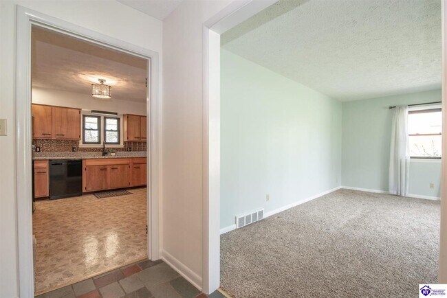 Building Photo - 228 Cherokee Blvd