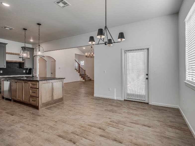 Building Photo - 8322 Robin Wy