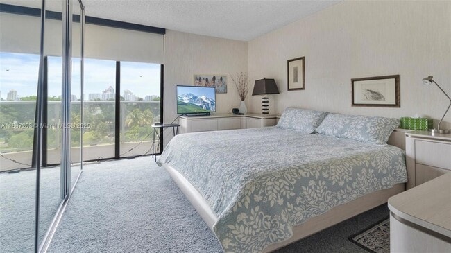 Building Photo - 3701 N Country Club Dr