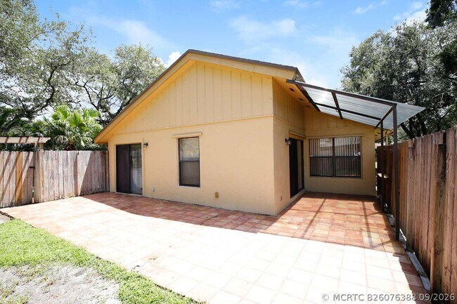 Building Photo - 39 Forest Cir
