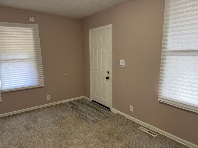 Building Photo - Cute Omaha Home For Rent Under $1K