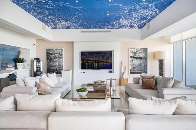 Building Photo - 3951 S Ocean Dr