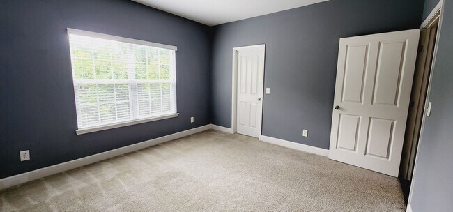 Building Photo - Lenox Village Apartment