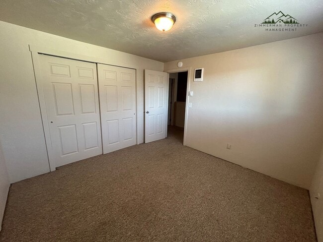 Building Photo - 953-955 N Cloverleaf Lp.