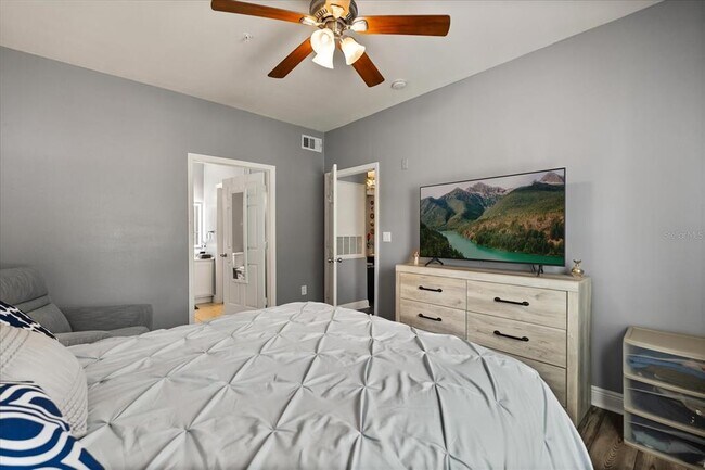 Building Photo - 3714 Palm Desert Ln