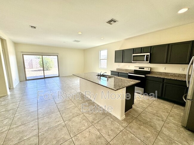 Building Photo - 2421 E San Borja Trail