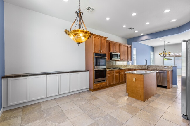 Building Photo - 40378 Corte San Carlos