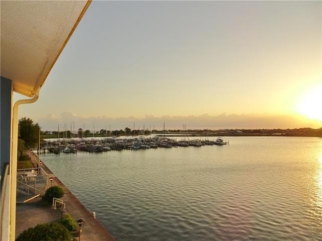 Building Photo - 1580 Harbor Dr