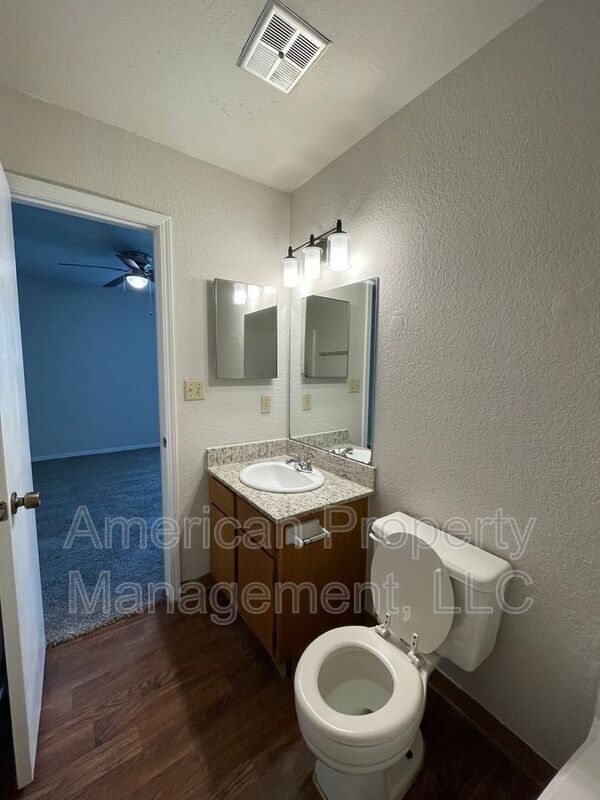 Building Photo - 13143 E 44th St