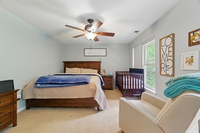 Building Photo - 985 Hollymeade Cir