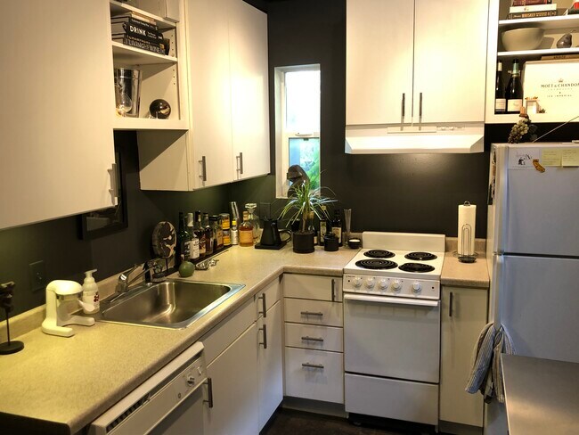 Building Photo - 440 W. 900 S. #5
