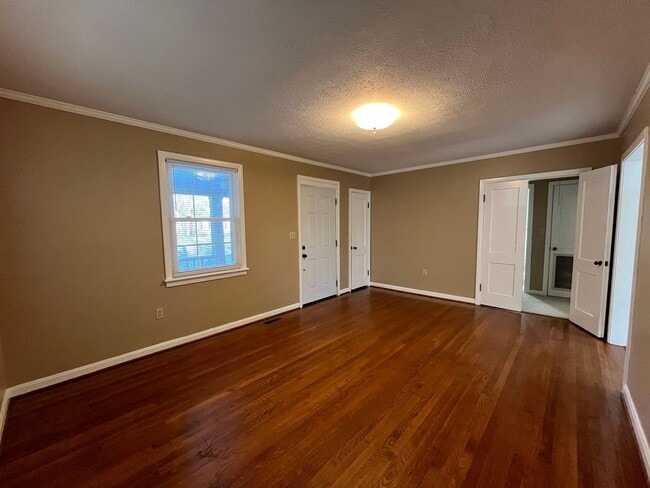 Building Photo - Charming Brick House off Fort Avenue