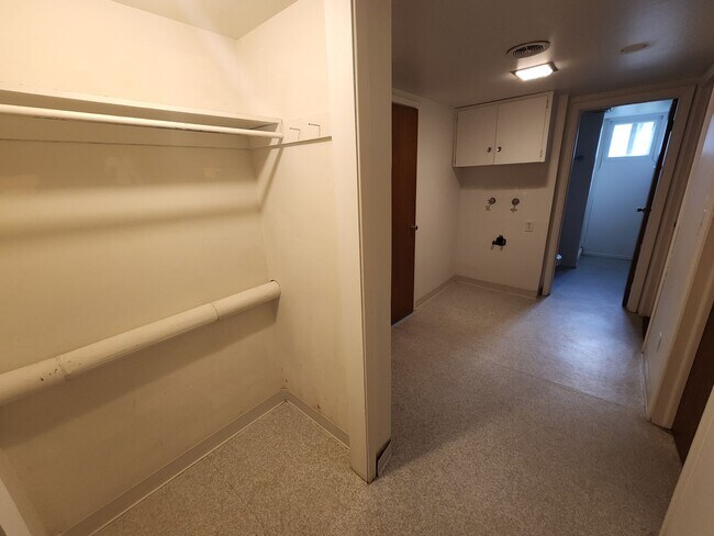 Building Photo - 463-465 SW State Street