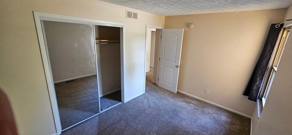 Building Photo - 6518 Birchview Dr N
