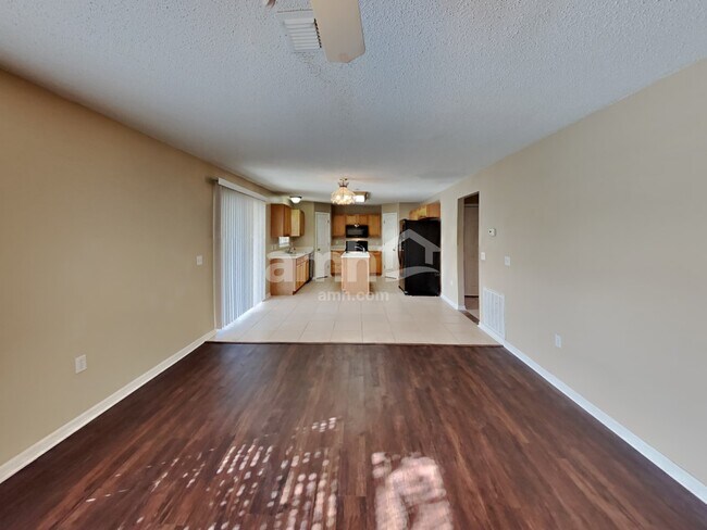 Building Photo - 31443 Loch Aline Dr