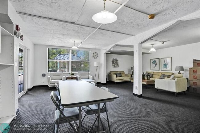 Building Photo - 4025 N Federal Hwy