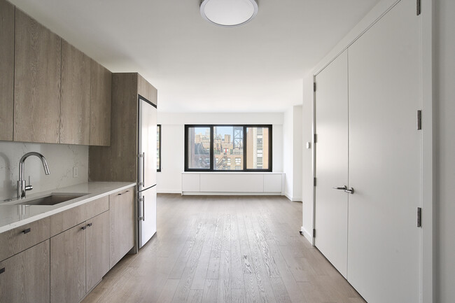 Interior Photo - 220 East 72nd Street