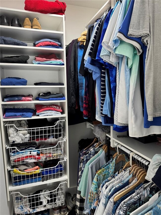 Building Photo - 1228 NE 5th Ave