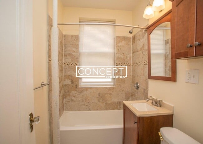 Building Photo - 136 Highland Ave