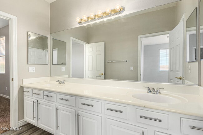 Building Photo - 3550 W Magellan Dr