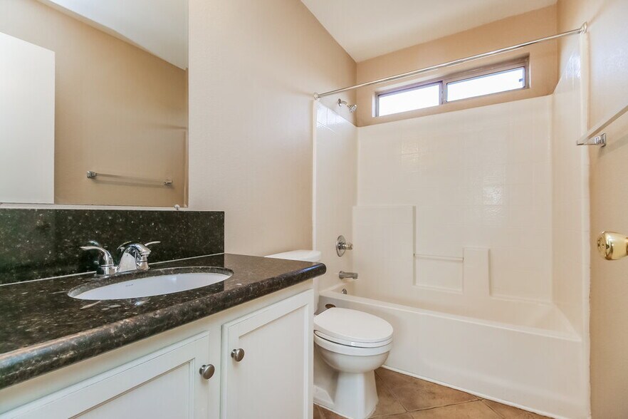 Building Photo - 1575 E Baylor Ln