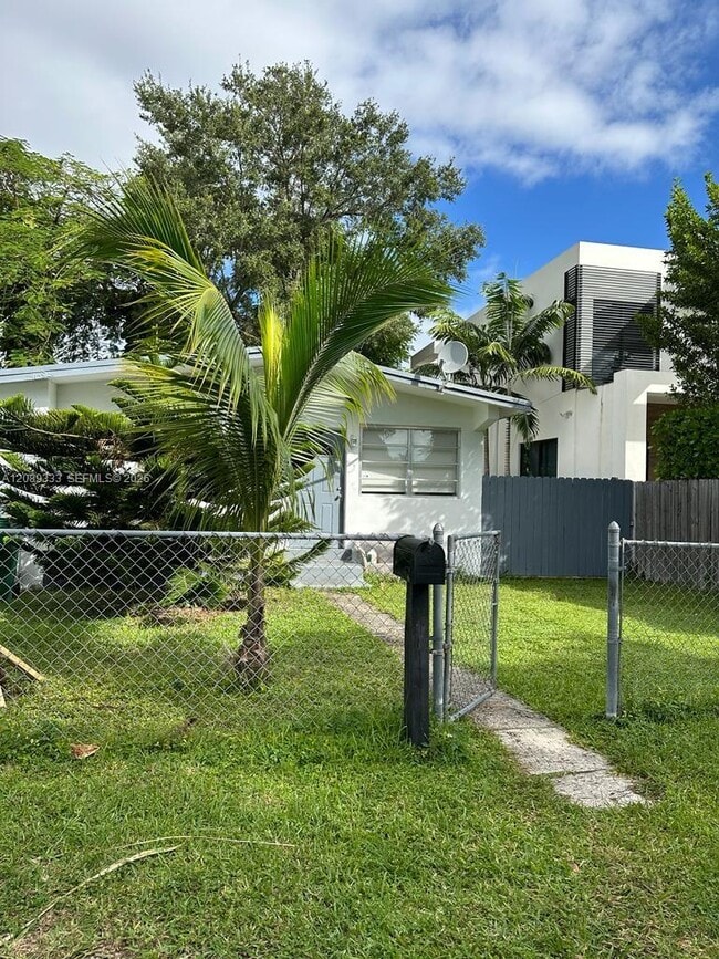 Building Photo - 3339 Frow Ave