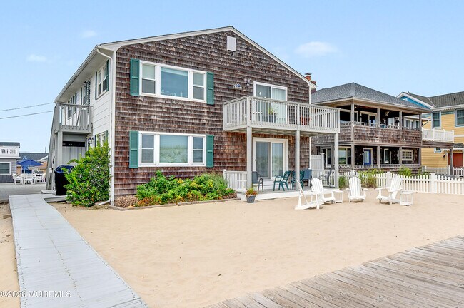 Building Photo - 804 Oceanfront