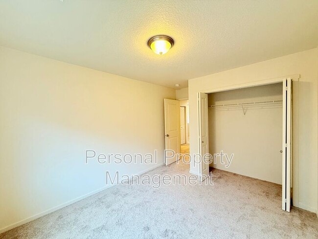 Building Photo - 1329 NE 72nd Way