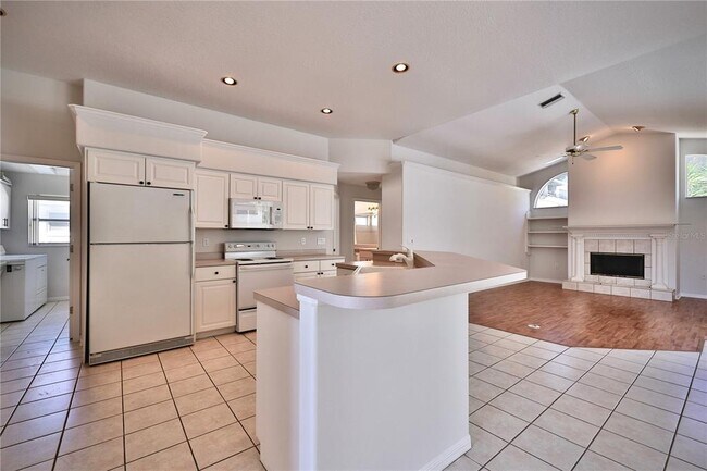 Building Photo - 2810 89th Ave E