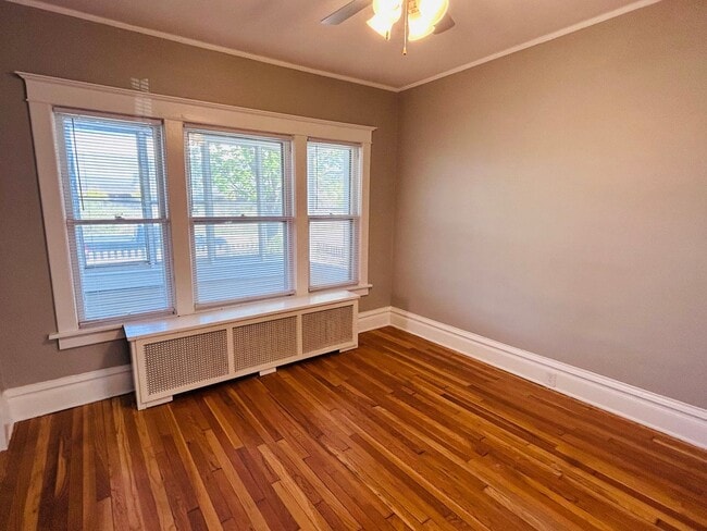 Building Photo - Great 3 Bedroom Home Near Whole Foods and ...