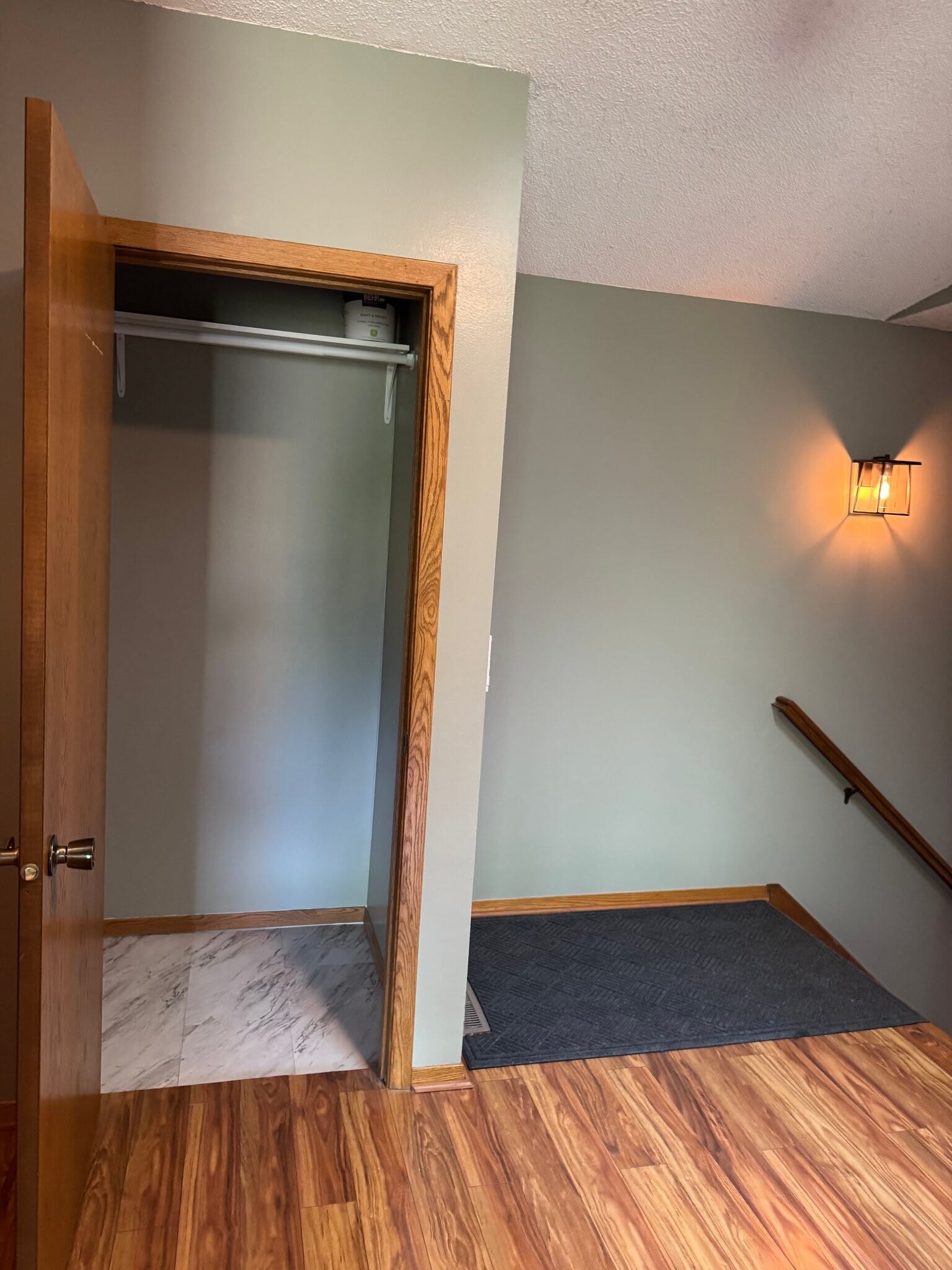 Building Photo - 11139 Edgewood Cir N