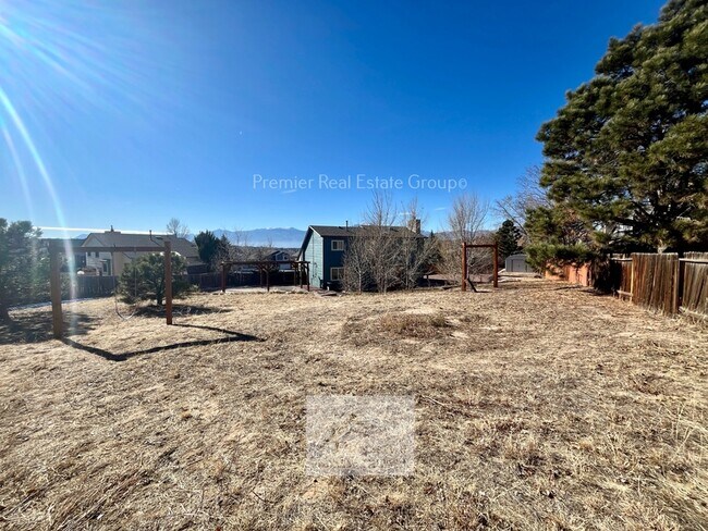 Building Photo - 3610 Sedgewood Way