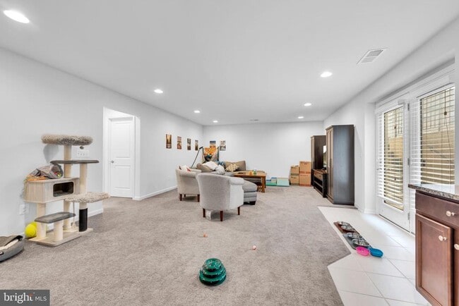 Building Photo - 42530 Oxford Forest Cir