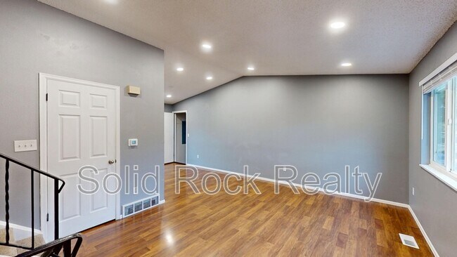 Building Photo - 4817 Ridenour Dr