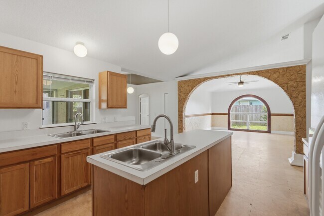 Building Photo - 3124 SW Armucher St