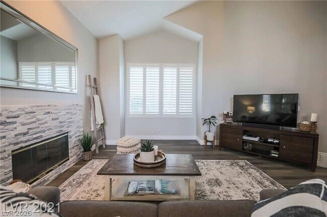 Building Photo - 2237 Fiero Dr