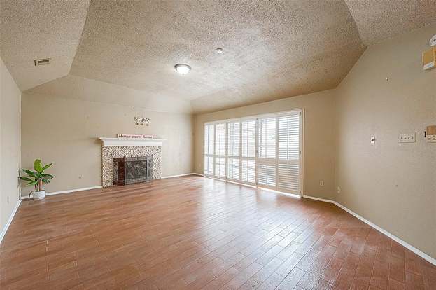 Building Photo - 14947 Heritage Wood Dr