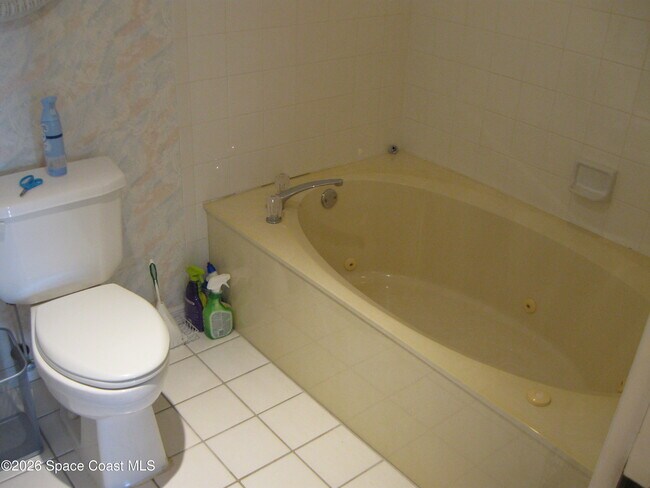 Building Photo - 630 S Brevard Ave