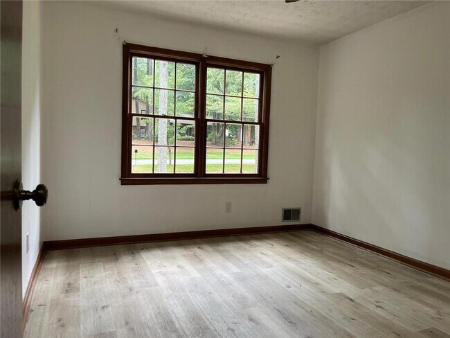 Building Photo - 3378 Mountain Hollow Dr
