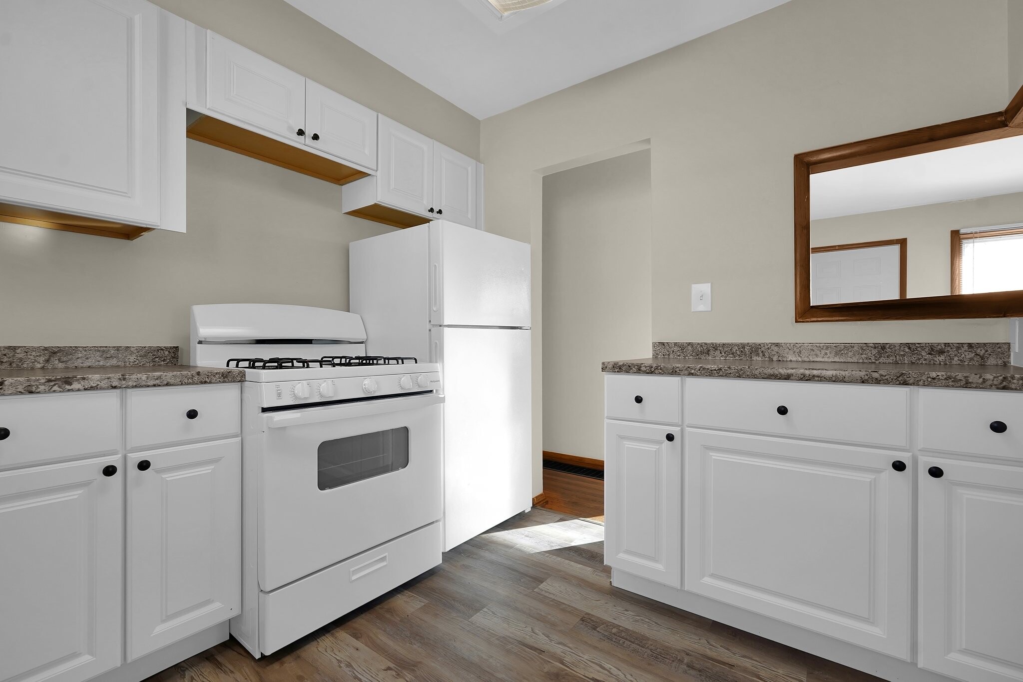 Building Photo - 995 Wiltshire Rd