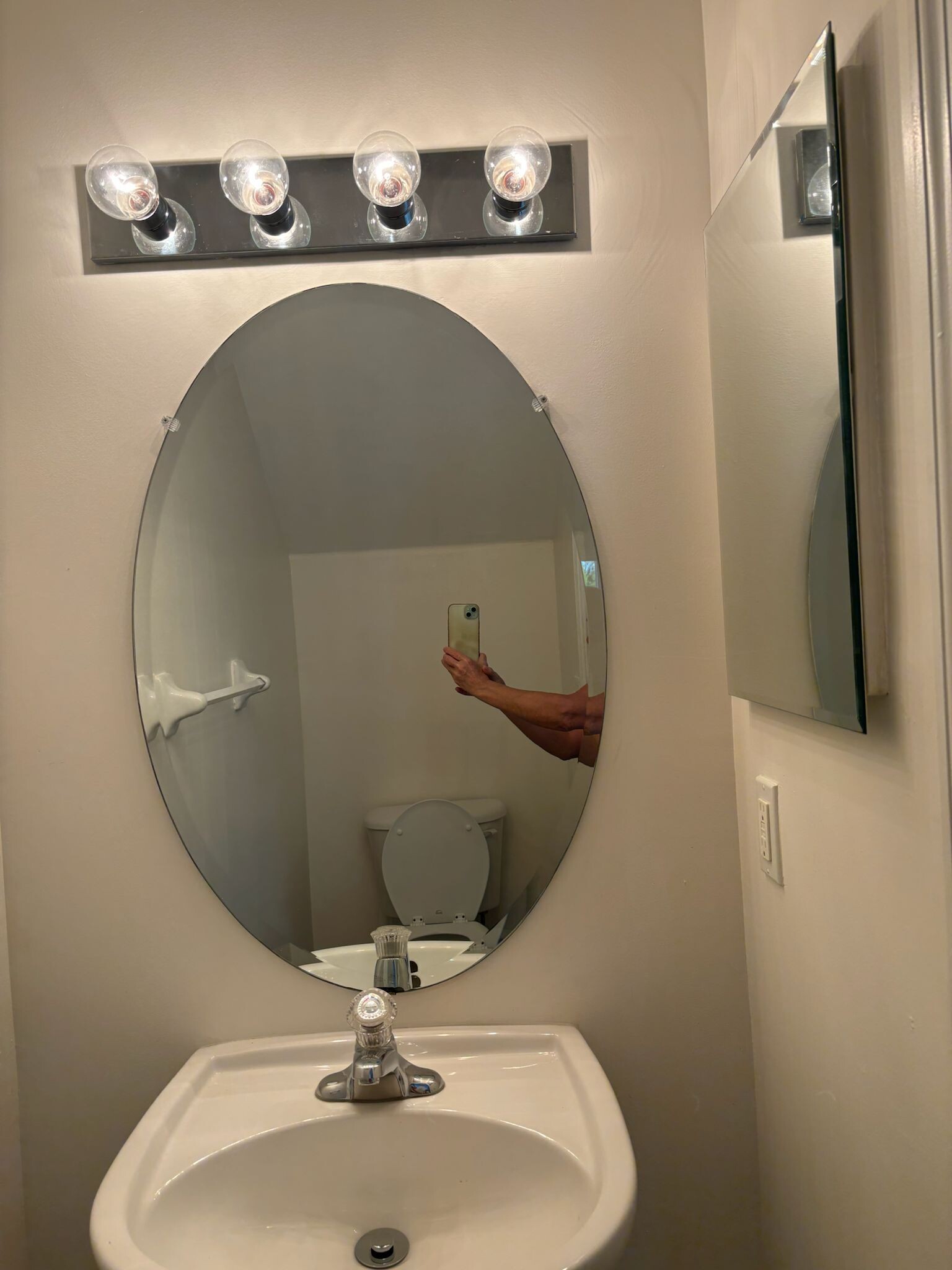 Building Photo - 3642 Pine Oak Cir