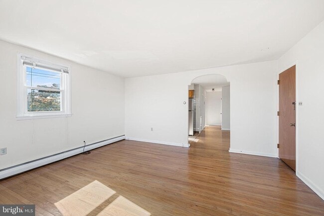 Building Photo - 2042 Faunce St