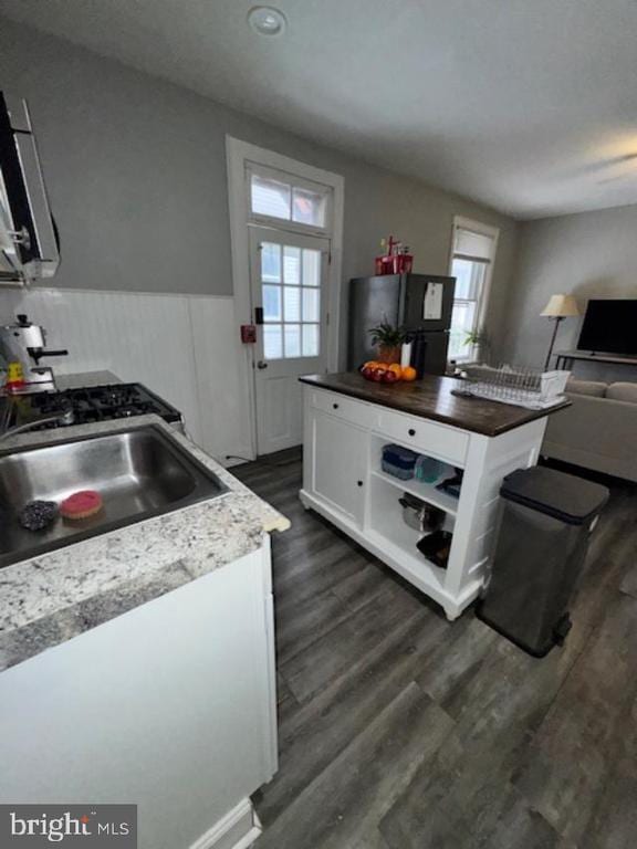 Building Photo - 129 W Miner St