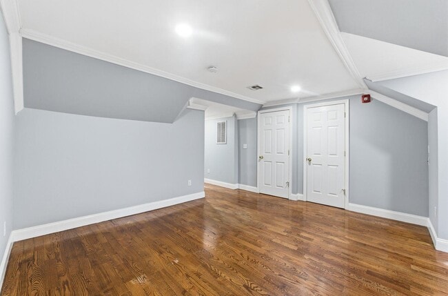 Building Photo - 168 New York Ave