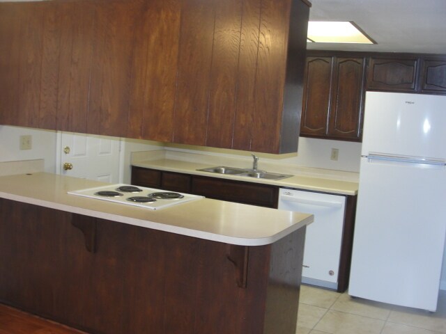 Kitchen - 121 E 14th Pl
