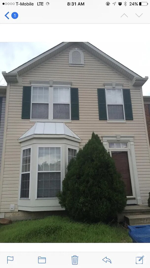 Building Photo - 3 Bedroom Single Family Townhome