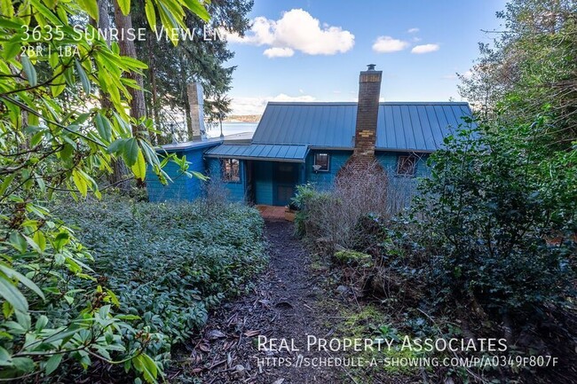 Building Photo - Sunrise View Waterfront Cabin